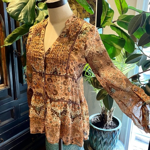 BKE floral chiffon pleated button peasant top - Picture 6 of 13